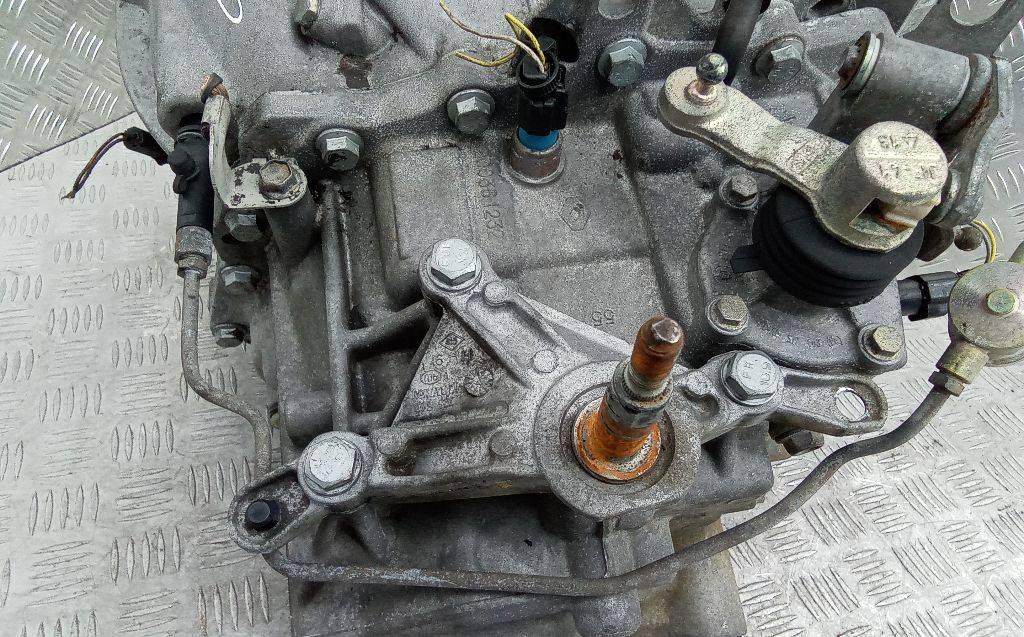 кронштейн КПП Renault Megane 2 поколение 2005, 1.9 л., дизель, МКПП - фото №1