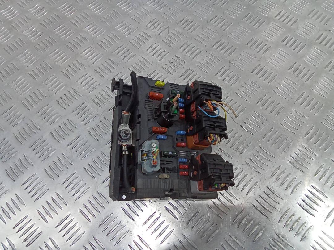 блок предохранителей Citroen C2 1 поколение 2007, 9664055480, L03 - фото №1