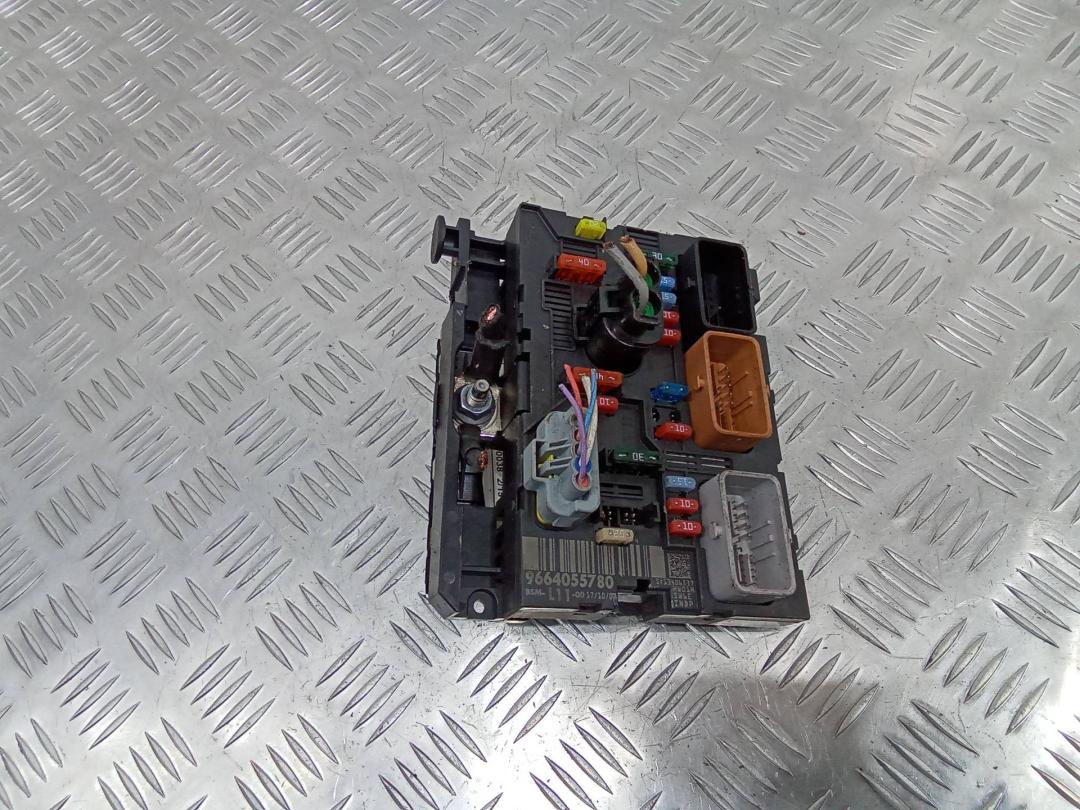 блок предохранителей Peugeot 207 1 поколение 2007, 9664055780, L11 - фото №1