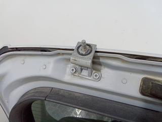 петля крышки багажника Volkswagen T-Roc 1 поколение 2019