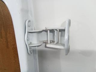 петля двери Opel Vivaro B 2016