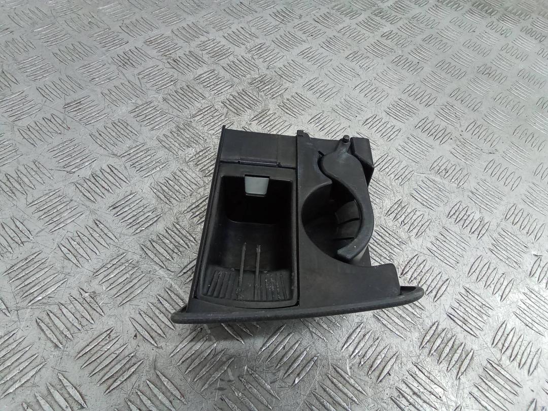 пепельница Mercedes-Benz Vito W639 2006, A6396800258 - фото №1