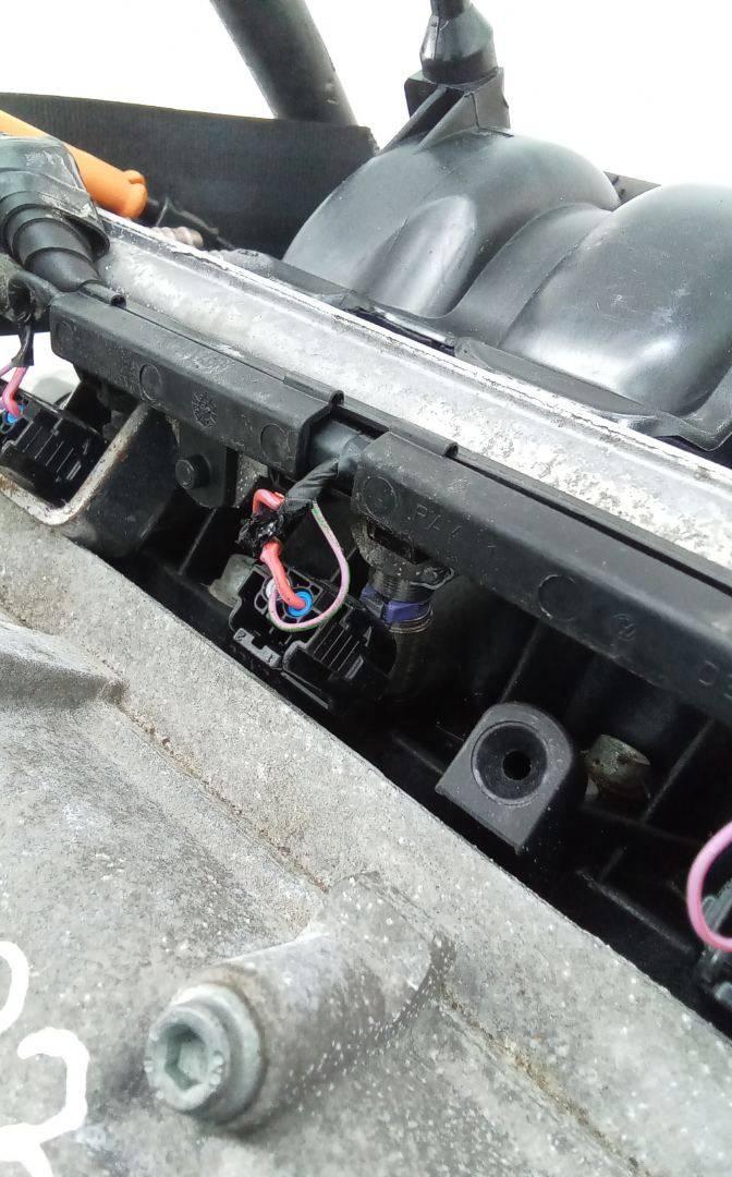 форсунка Volkswagen Golf 4 поколение 2002, 1.6 л., бензин, МКПП - фото №1