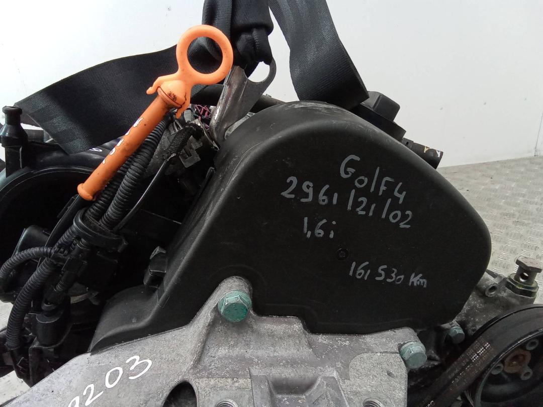 защита (кожух) ремня ГРМ Volkswagen Golf 4 поколение 2002, 1.6 л., бензин, МКПП - фото №1