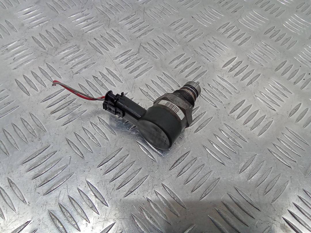 pегулятор давления топлива Nissan X-Trail T31 2007, 2.0 л., дизель, 0281002800, 8200610770 - фото №1