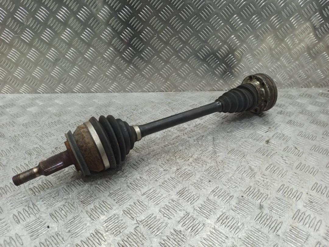 полуось передняя левая (приводной вал, ШРУС) Volkswagen Transporter T5 2007, 7H0407331B, 7H0407321B - фото №1