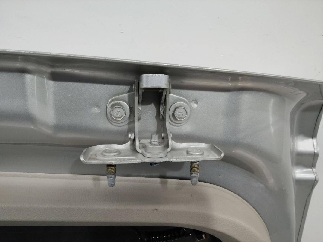 петля крышки багажника Jeep Commander 1 поколение 2006 - фото №1