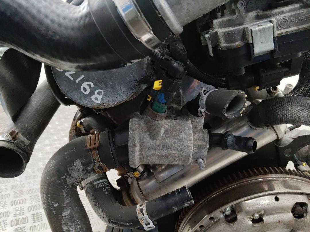 корпус термостата Opel Zafira 2 поколение (B) 2005, 1.9 л., дизель, АКПП - фото №1