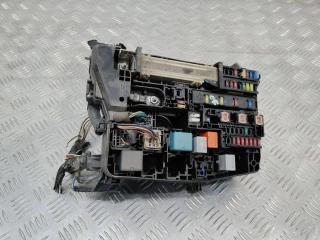 блок предохранителей Toyota Auris 1 поколение 2008, 5883R0A1