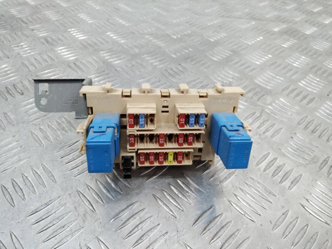 блок предохранителей Nissan Qashqai 1 поколение 2007 - фото №1