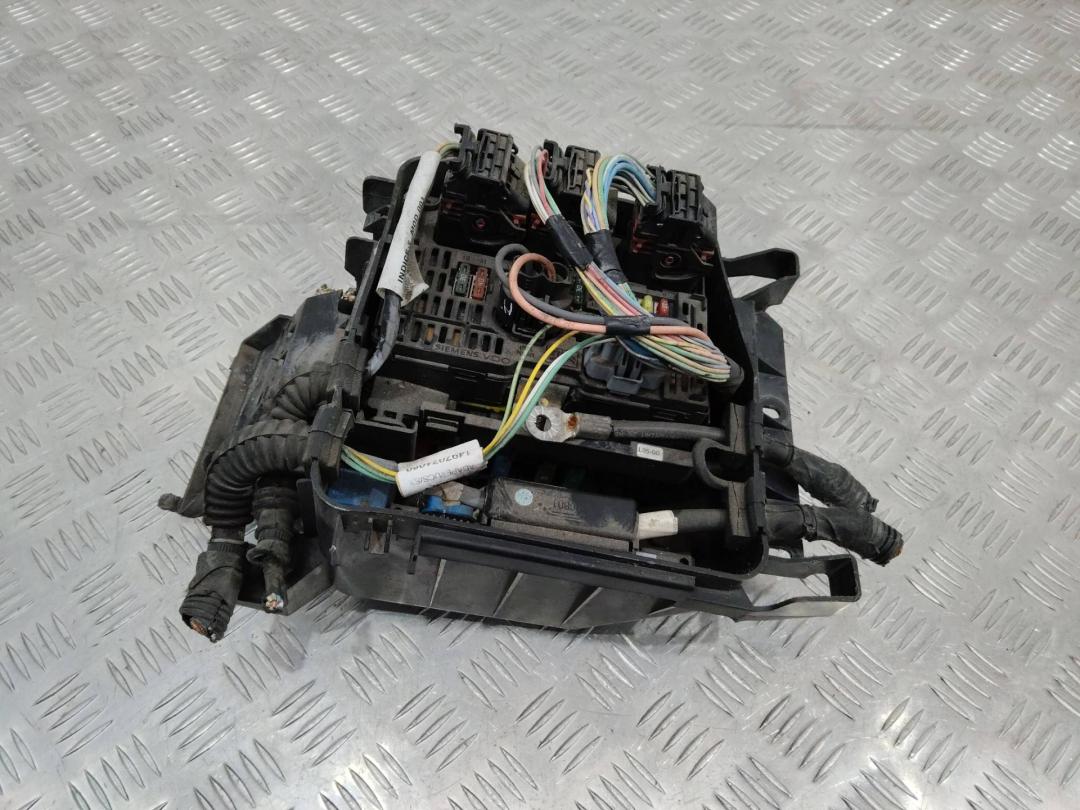 блок предохранителей Peugeot 807 1 поколение 2006, дизель - фото №1