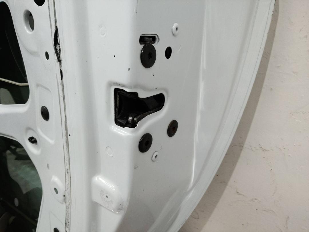 замок двери задней правой Dacia Lodgy 1 поколение 2012 - фото №1