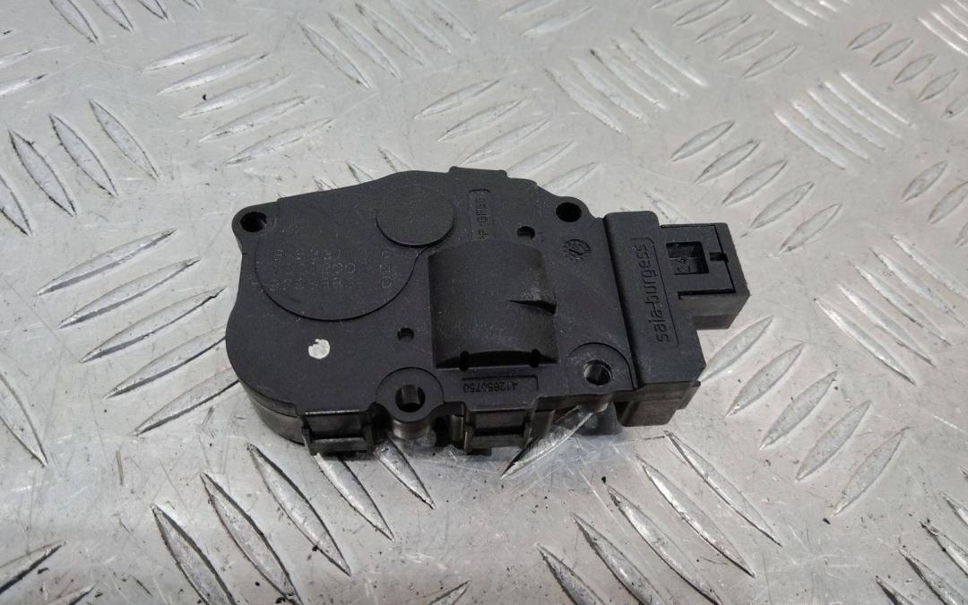 моторчик заслонки печки BMW 3 серия E90/E91/E92/E93 2007, EFB331, 929888G - фото №1