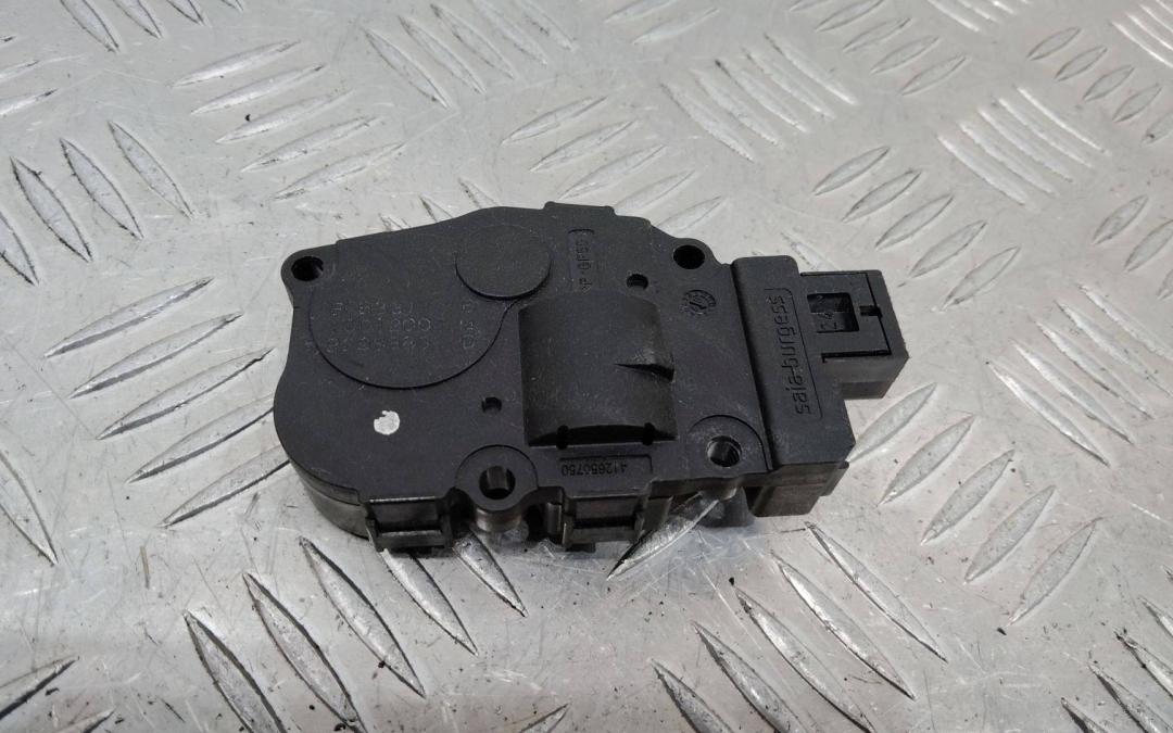 моторчик заслонки печки BMW 3 серия E90/E91/E92/E93 2007, EFB331, 929888G - фото №1