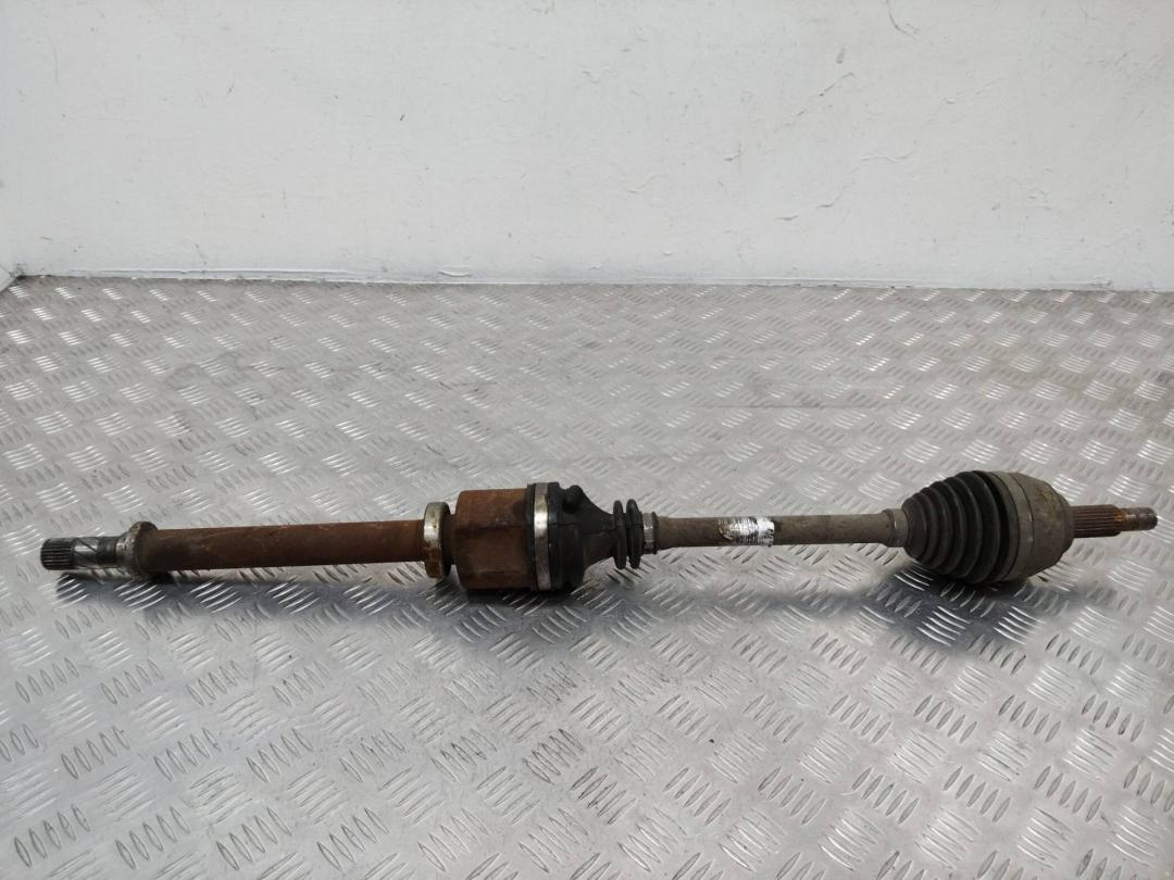 полуось передняя правая (приводной вал, ШРУС) Renault Clio 3 поколение 2008, 1.5 л., дизель, 8200441340 - фото №1