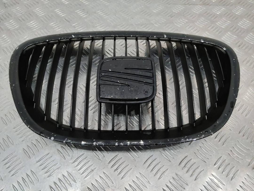 решетка радиатора SEAT Altea 1 поколение 2007, 5P0853654 - фото №1