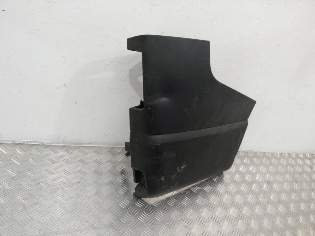 клык бампера задний правый Opel Vivaro B 2016, 850165246R - фото №1