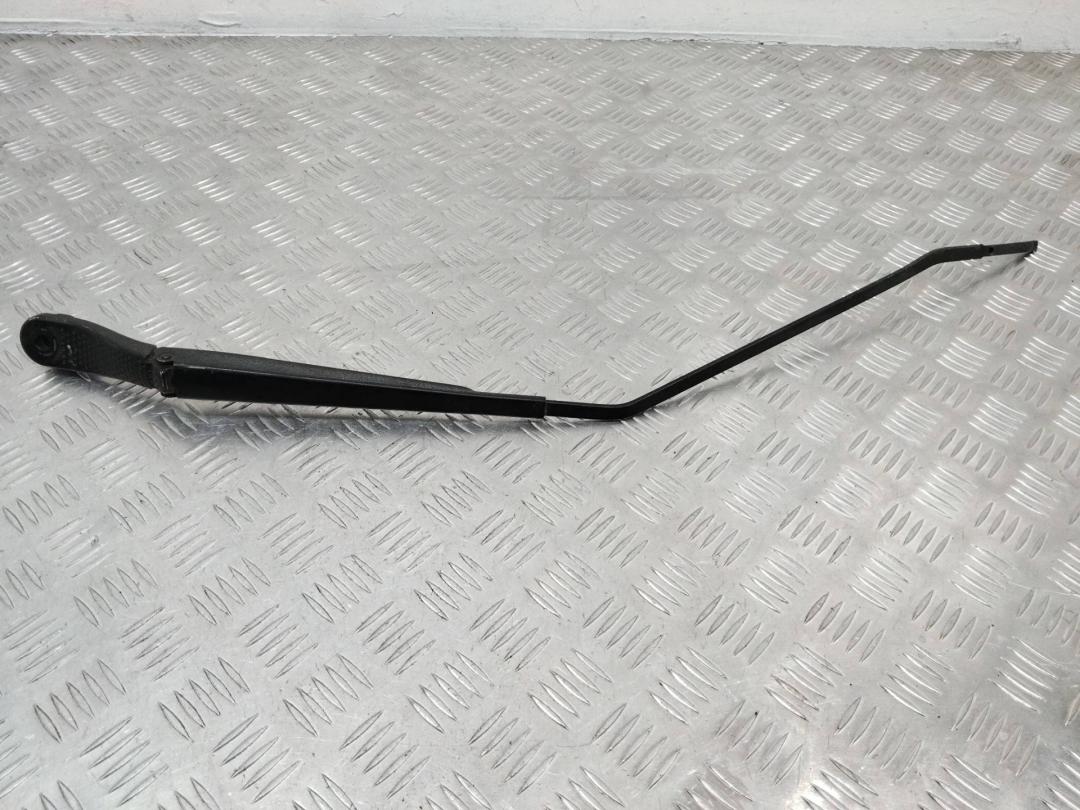 щеткодержатель (поводок стеклоочистителя, дворник) Renault Scenic 3 поколение 2010, 288810004R - фото №1