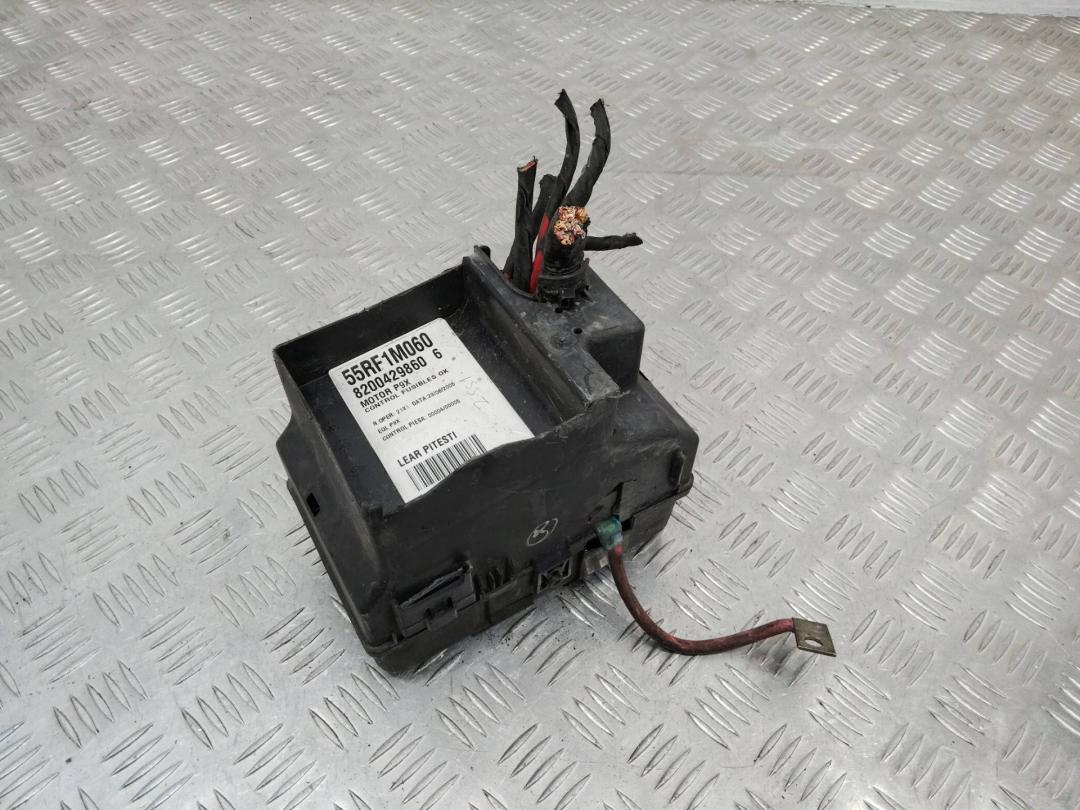 блок предохранителей Renault Espace 4 поколение 2005, 3.0 л., дизель, АКПП, 8200429860 - фото №1