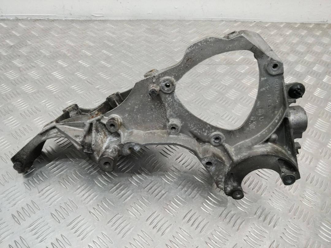 кронштейн генератора Renault Espace 4 поколение 2003, 2.2 л., дизель, 8200154164 - фото №1