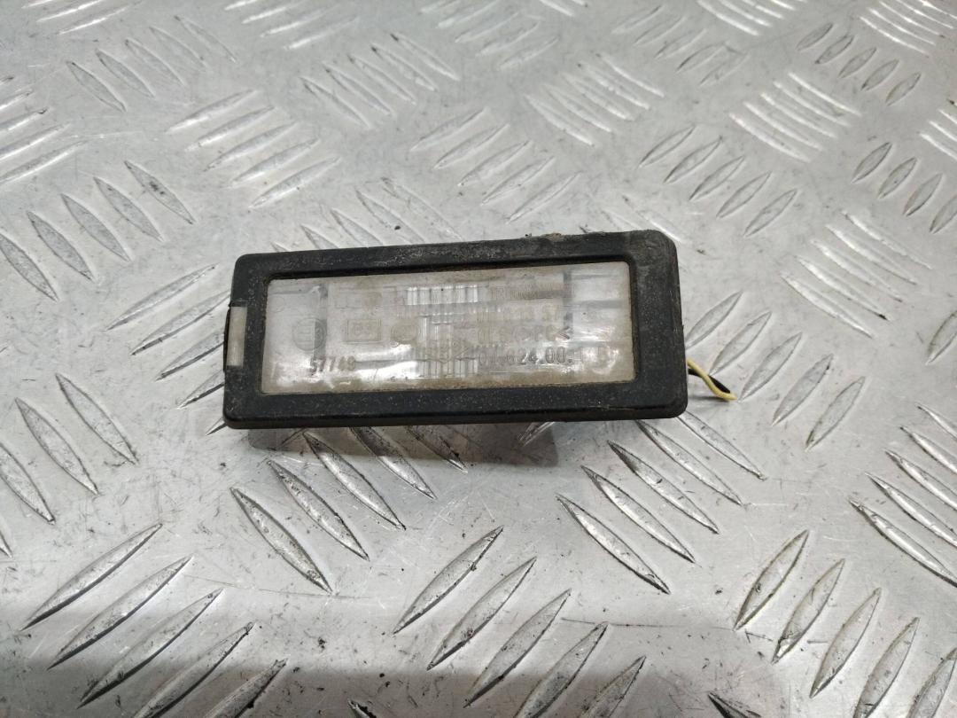 подсветка номера Dacia Lodgy 1 поколение 2012, 8200013577 - фото №1