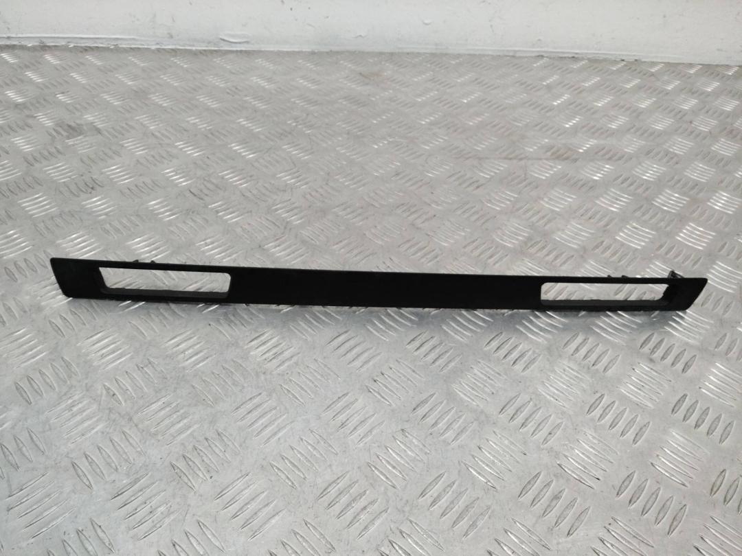 накладка декоративная BMW 3 серия E90/E91/E92/E93 2007, 3.0 л., бензин, кабриолет, 51457130742-05 - фото №1