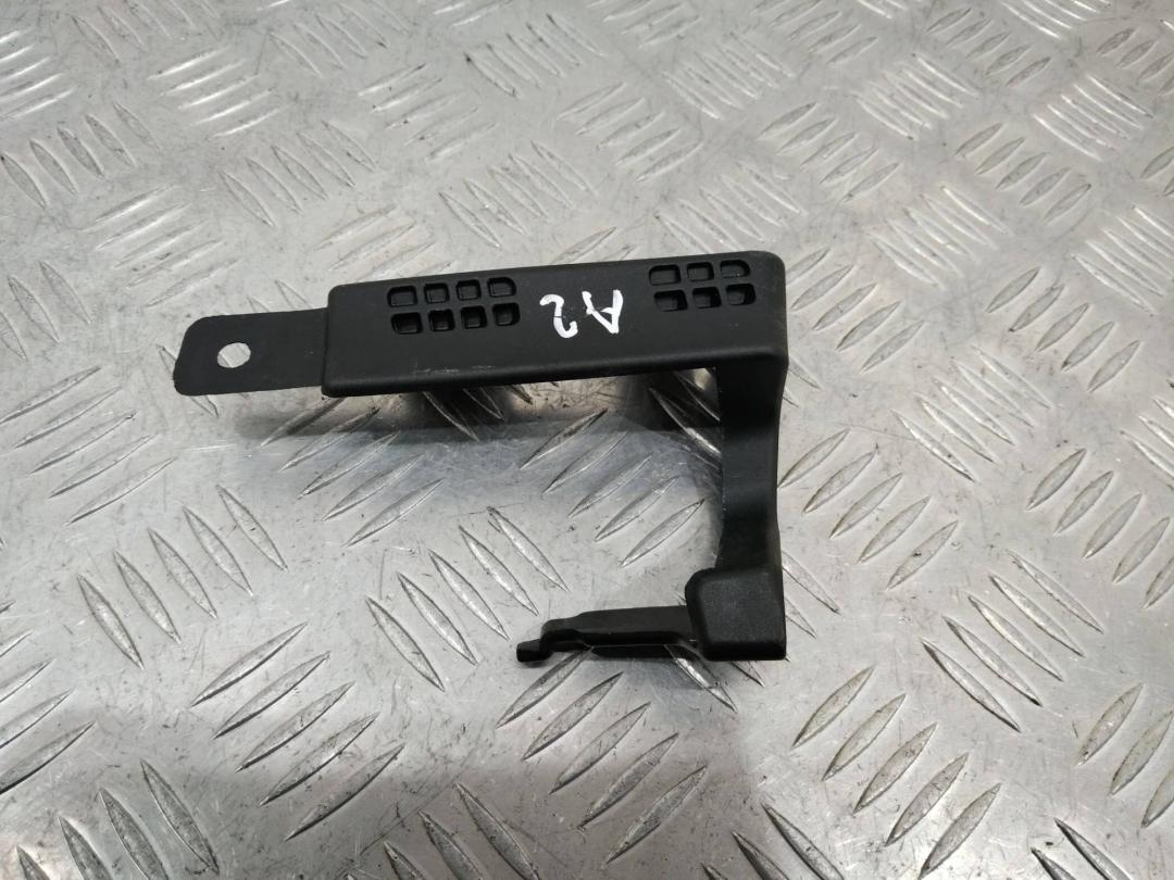 кронштейн (крепление) BMW 3 серия E90/E91/E92/E93 2007, 3.0 л., бензин, кабриолет, 3001701023 - фото №1