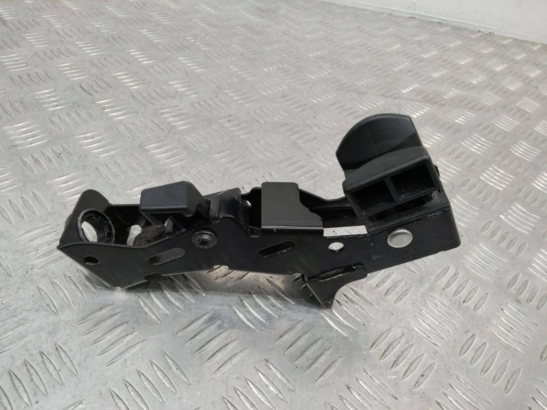 кронштейн (крепление) BMW 3 серия E90/E91/E92/E93 2007, 3.0 л., бензин, кабриолет, 54377183274 - фото №1
