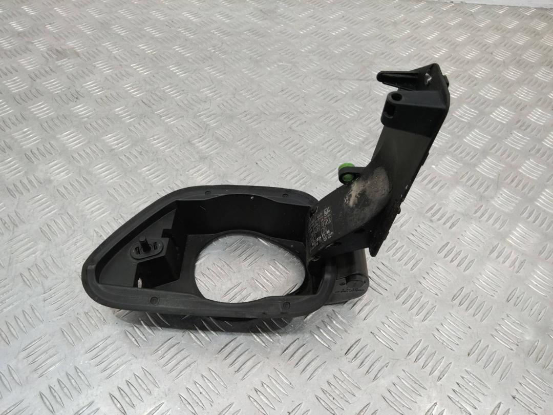 лючок топливного бака BMW 3 серия E90/E91/E92/E93 2007, 3.0 л., бензин, кабриолет, 7144330 - фото №1