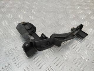 крепление фары левой BMW 3 серия E90/E91/E92/E93 2004, 1301073022