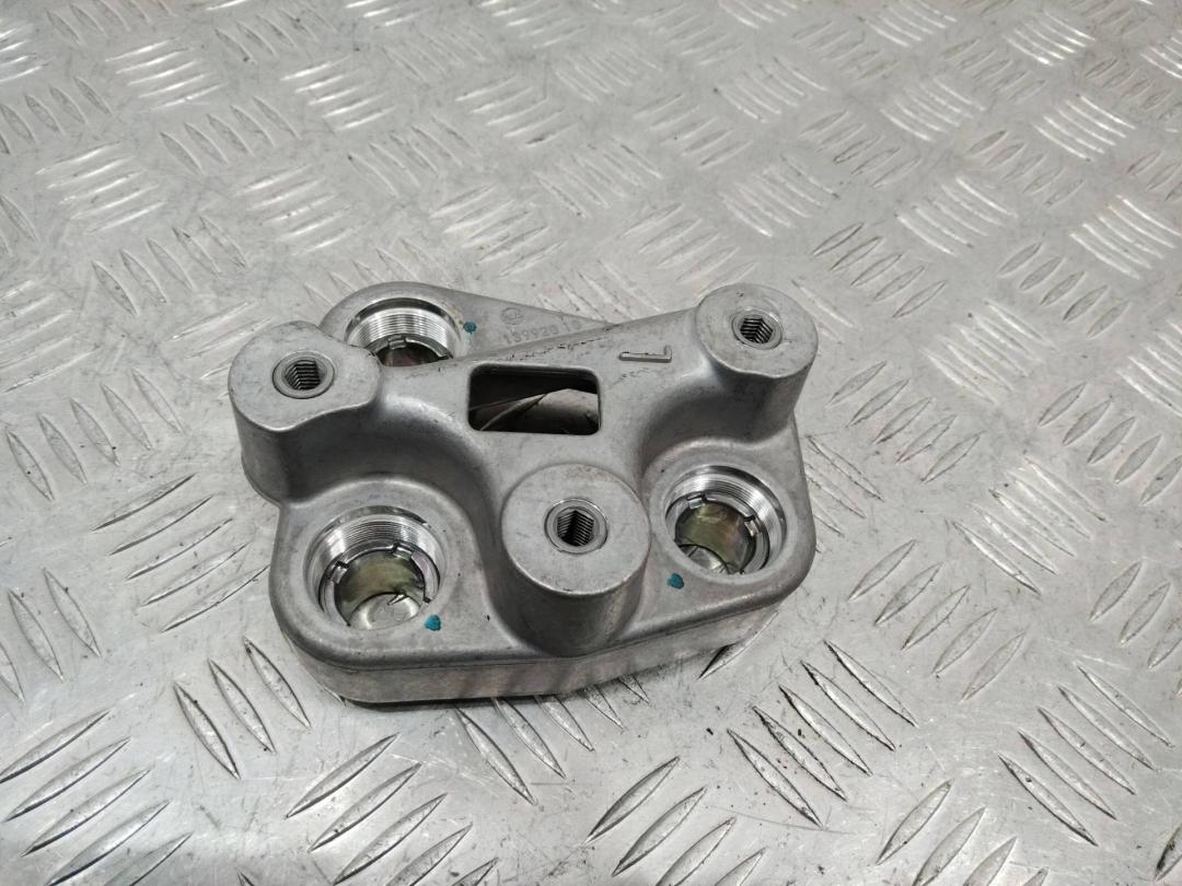 кронштейн (крепление) BMW 3 серия E90/E91/E92/E93 2007, 3.0 л., бензин, кабриолет, 7157755-02 - фото №1