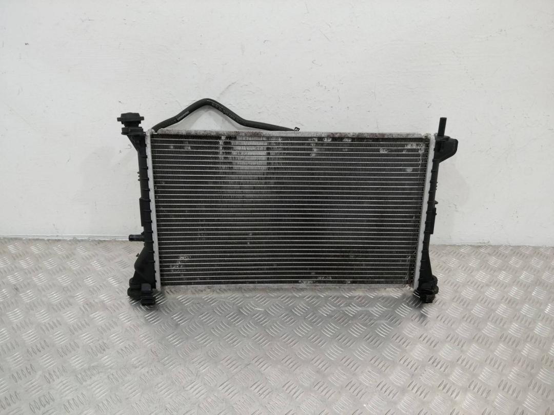 радиатор (основной) Ford Focus 1 поколение 2000 - фото №1