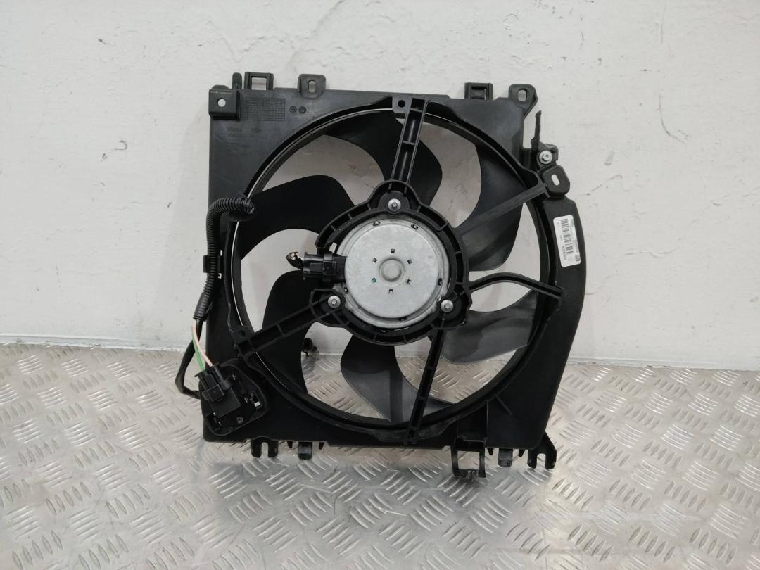 вентилятор радиатора Renault Clio 3 поколение 2008, 8200748439 - фото №1