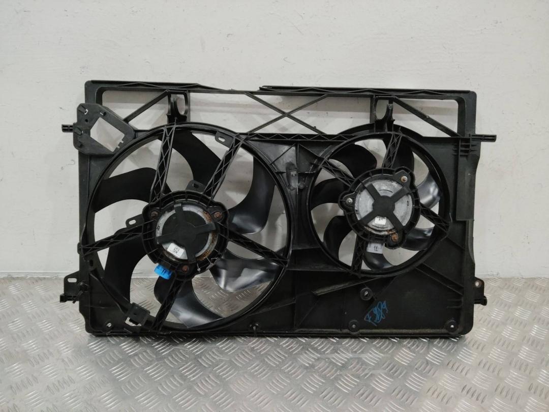 вентилятор радиатора Opel Vivaro B 2015, 214818795R, 93868359 - фото №1