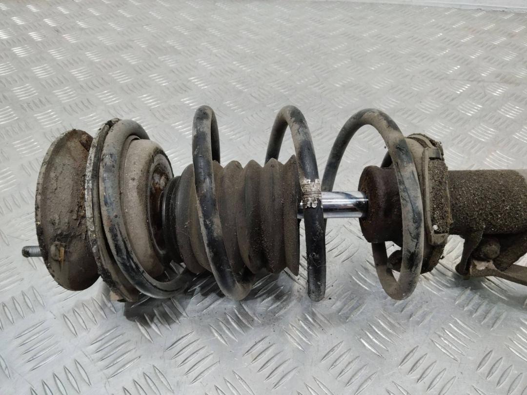 пружина BMW 3 серия E90/E91/E92/E93 2007 - фото №1