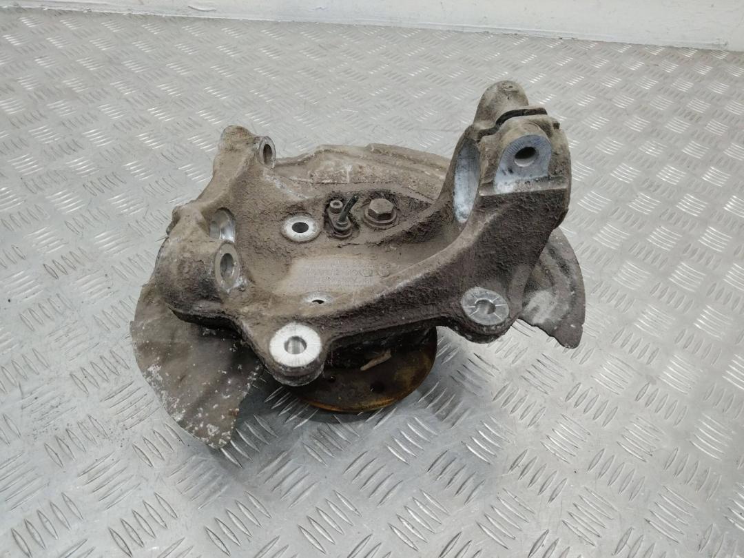 кулак поворотный правый BMW 3 серия E90/E91/E92/E93 2006, 2.0 л., дизель, 676444403 - фото №1