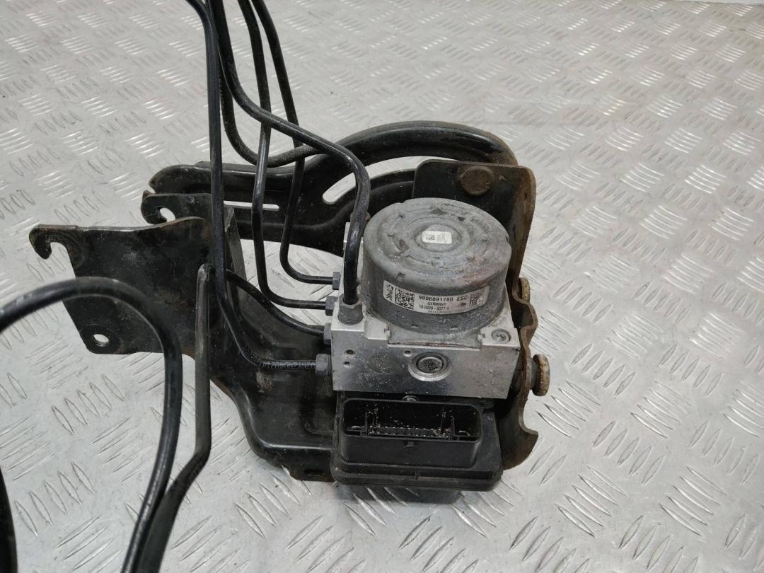 блок ABS Peugeot 208 1 поколение 2014, 9806891780 - фото №1