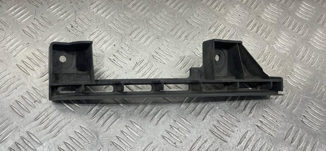 Крепление бампера переднего Volkswagen Touran 1 поколение (2003 - 2006), 1T0807889B - фото №1