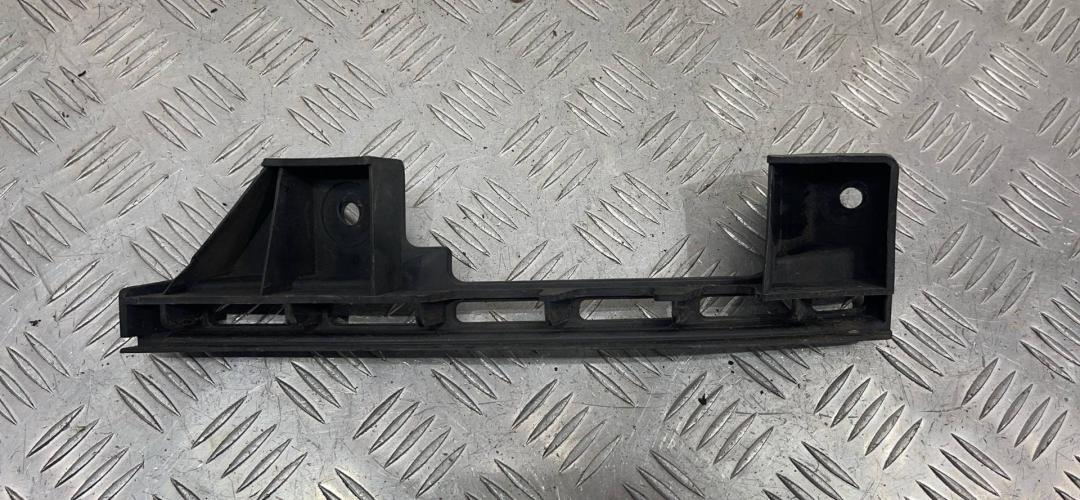 Крепление бампера переднего Volkswagen Touran 1 поколение (2003 - 2006), 1T0807890B - фото №1