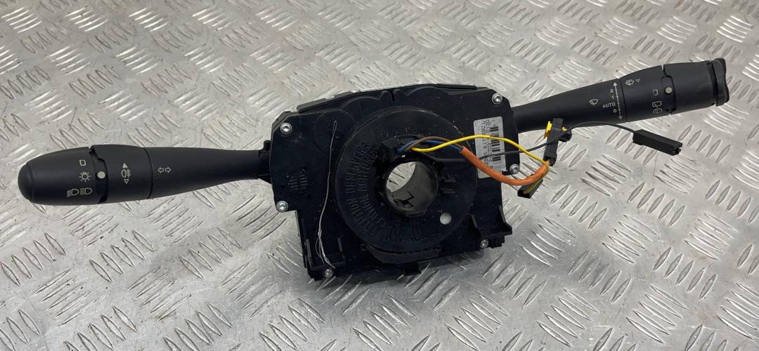 переключатель подрулевой (стрекоза) Citroen C2 1 поколение 2003, 96488210XT - фото №1