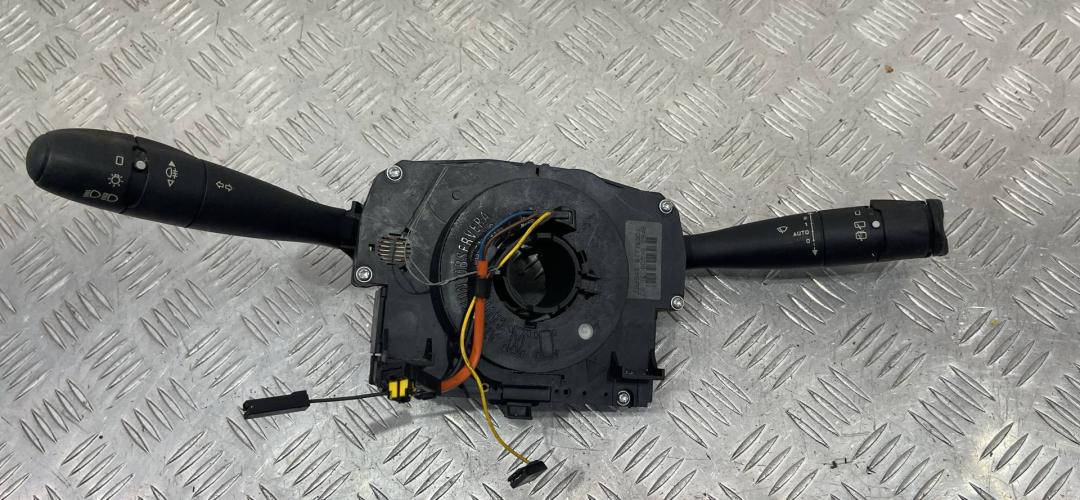 переключатель подрулевой (стрекоза) Citroen C2 1 поколение 2005, 96576769XT - фото №1