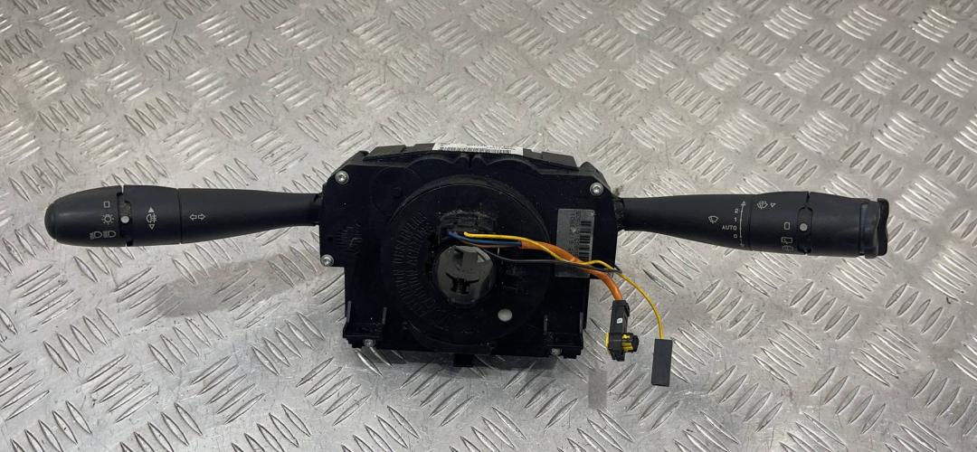 переключатель подрулевой (стрекоза) Citroen C2 1 поколение 2003, 96488210XT - фото №1