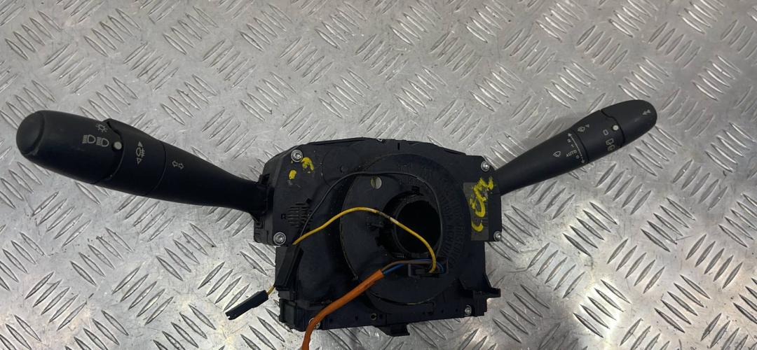 переключатель подрулевой (стрекоза) Citroen C2 1 поколение 2004, 96488203XT - фото №1