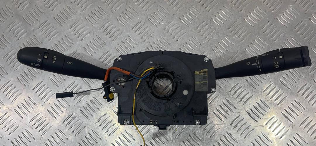 переключатель подрулевой (стрекоза) Citroen C2 1 поколение 2004, 96488210XT - фото №1
