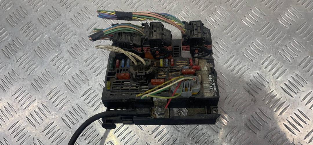 блок предохранителей Citroen C5 2 поколение 2008, 9664705980 - фото №1