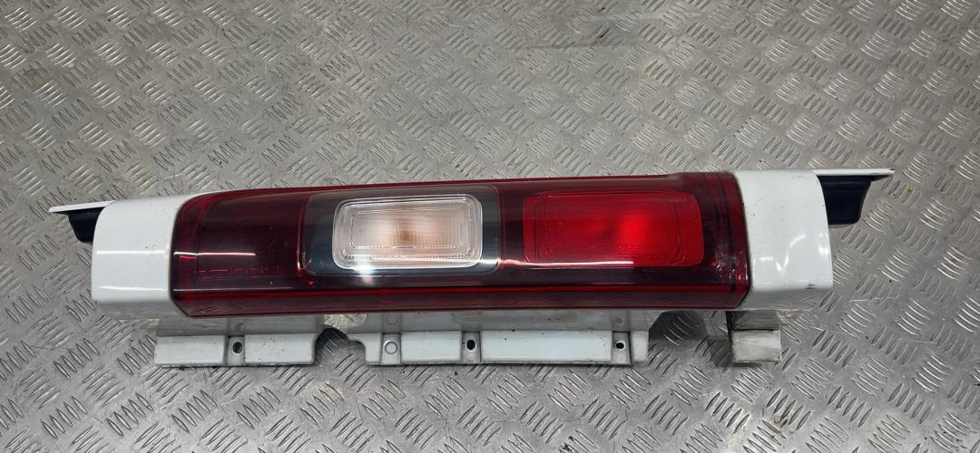 фонарь задний правый Renault Trafic 3 поколение 2015, 265A14210R - фото №1