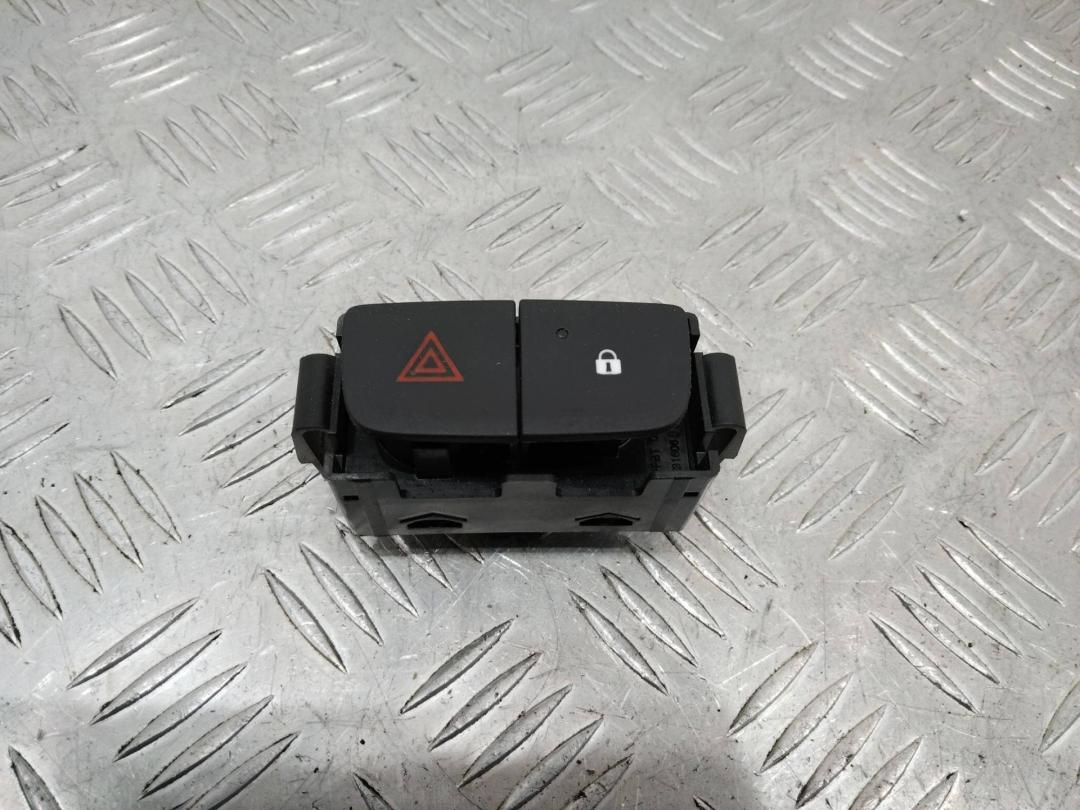 кнопка аварийной сигнализации Renault Trafic 3 поколение 2015, 252100622R - фото №1