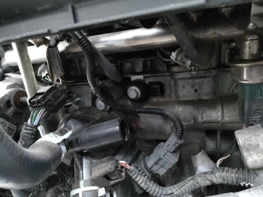 датчик детонации Renault Kadjar 1 поколение 2017, 1.2 л., бензин, МКПП - фото №1