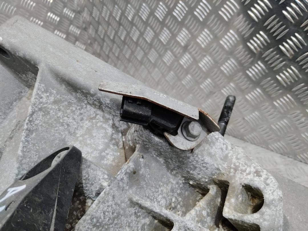 датчик коленвала Renault Kadjar 1 поколение 2017, 1.2 л., бензин, МКПП - фото №1