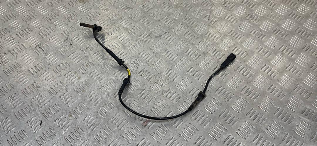 датчик ABS Renault Sandero 2 поколение 2013 - фото №1